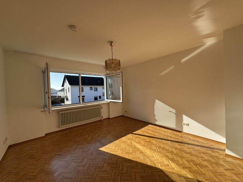 Sanierte & stilvolle 3-Zimmer-Wohnung mit großem Balkon